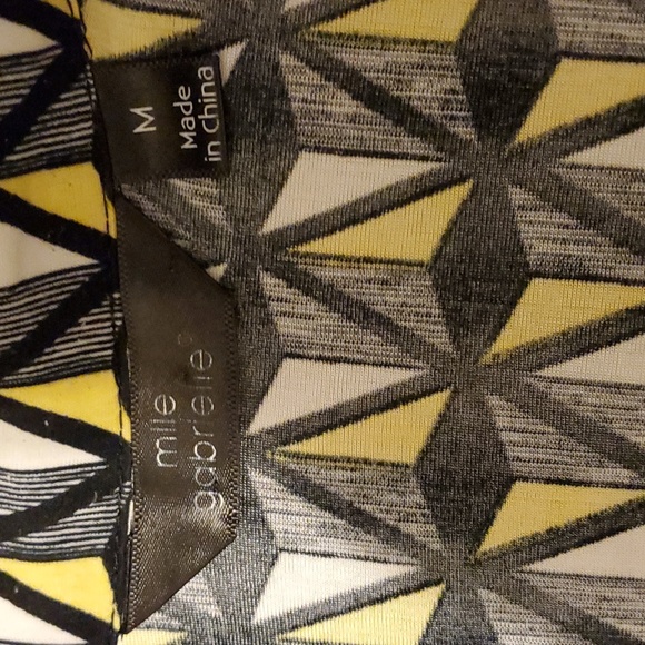 70s Style Fun Yellow and Black Pattern Dress! - Picture 4 of 5